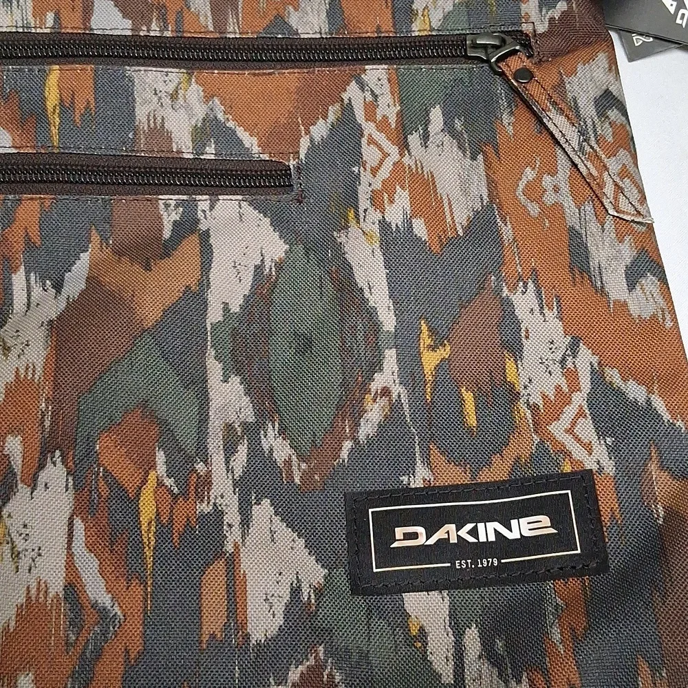 NWT Dakine Jo Jo Cross Body Bag, Shoulder Purse Hand Bag, Painted Canyon Print